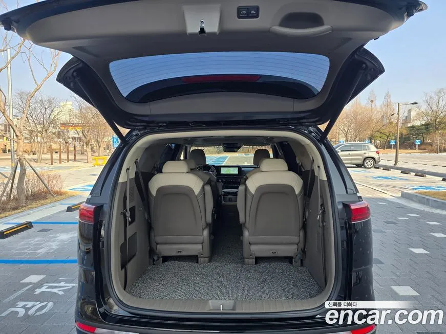 Kia Carnival — фото 10