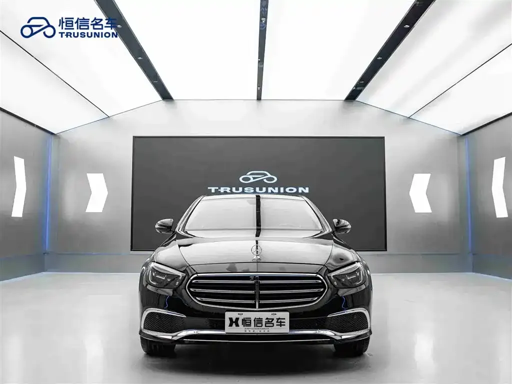 Mercedes-Benz E-Class — фото 4