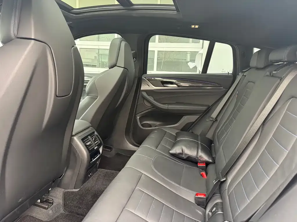 BMW X4 M40i 2024 из CN, фото 3