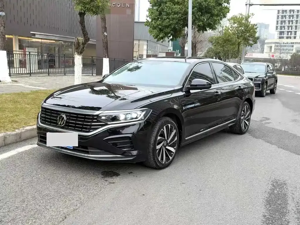 Volkswagen Passat — фото 1