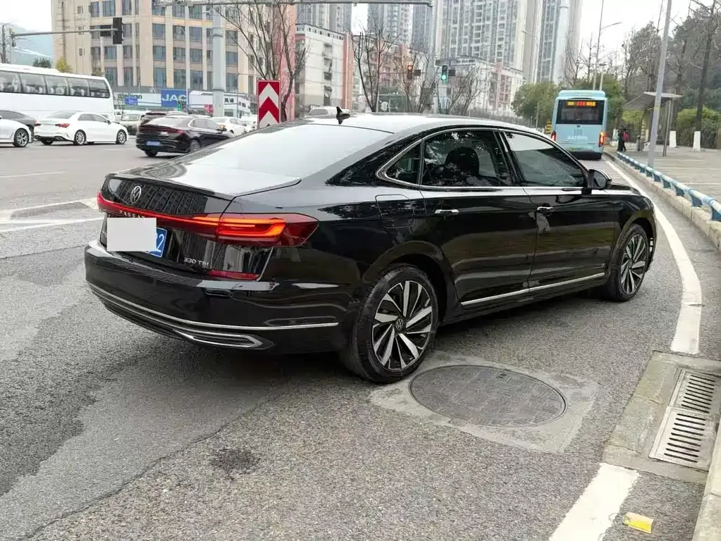 Volkswagen Passat — фото 8