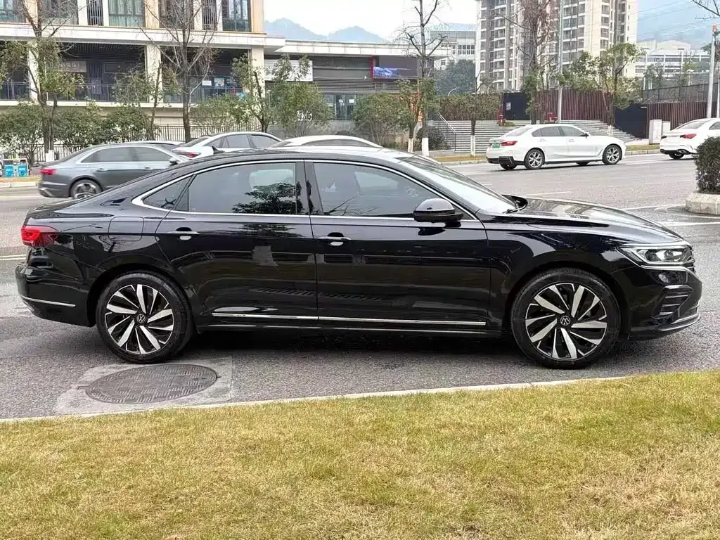 Volkswagen Passat — фото 5