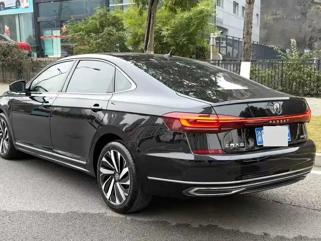 Volkswagen Passat — фото 3