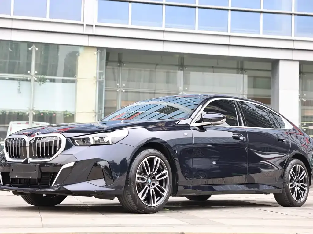 BMW 5 Series 2024 из CN, фото 1