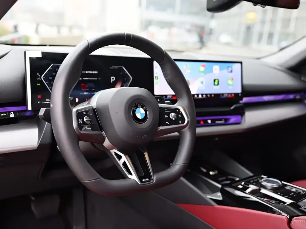 BMW 5 Series 2024 из CN, фото 8