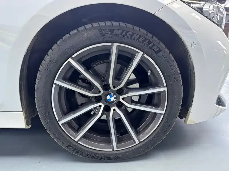 BMW 3 Series 2025 из CN, фото 2