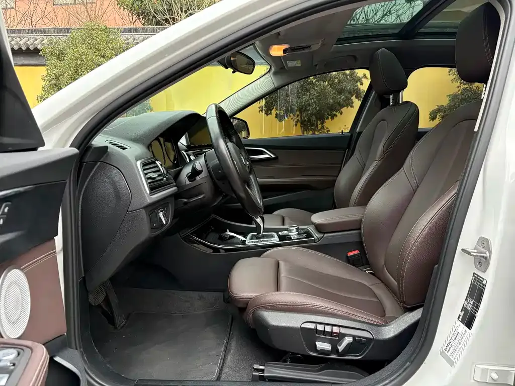 BMW 1 Series 2022 из CN, фото 2