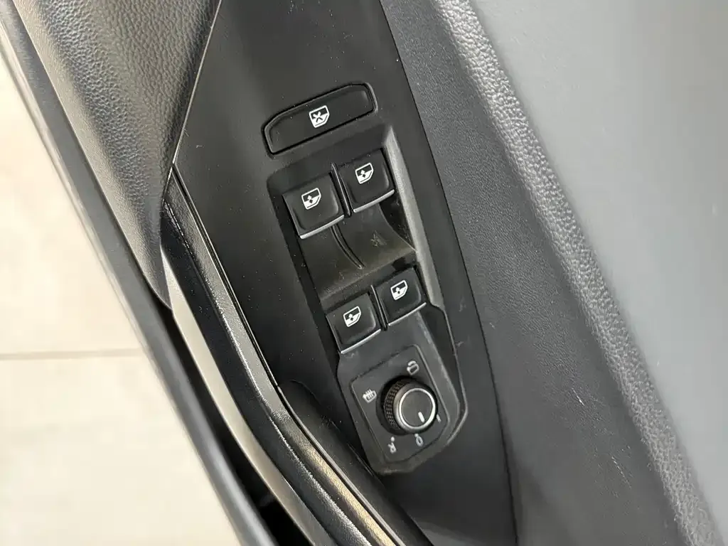 Volkswagen Sagitar 2022 из CN, фото 6