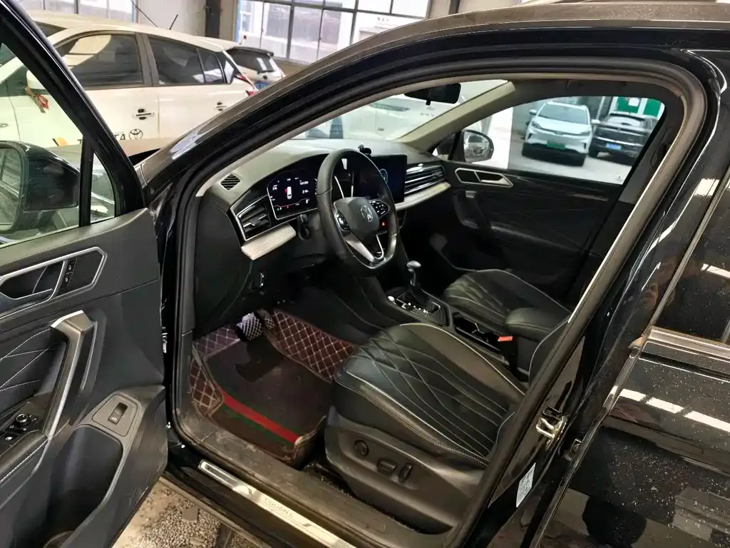 Volkswagen Tiguan L 2022 из CN, фото 4