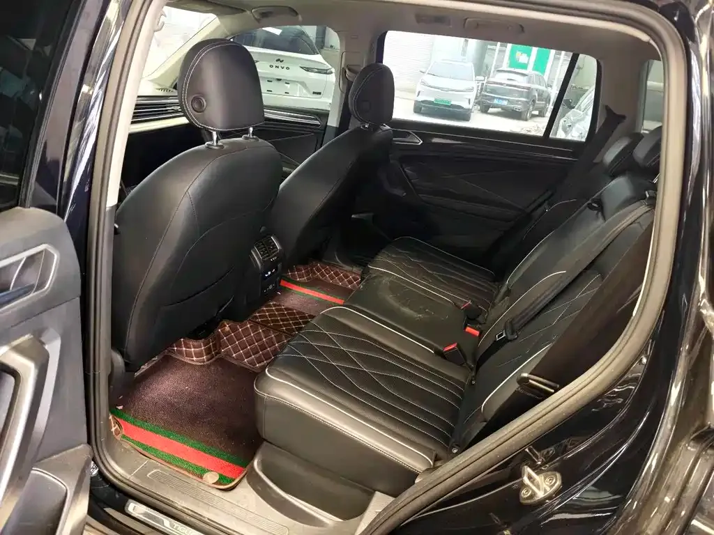 Volkswagen Tiguan L 2022 из CN, фото 5