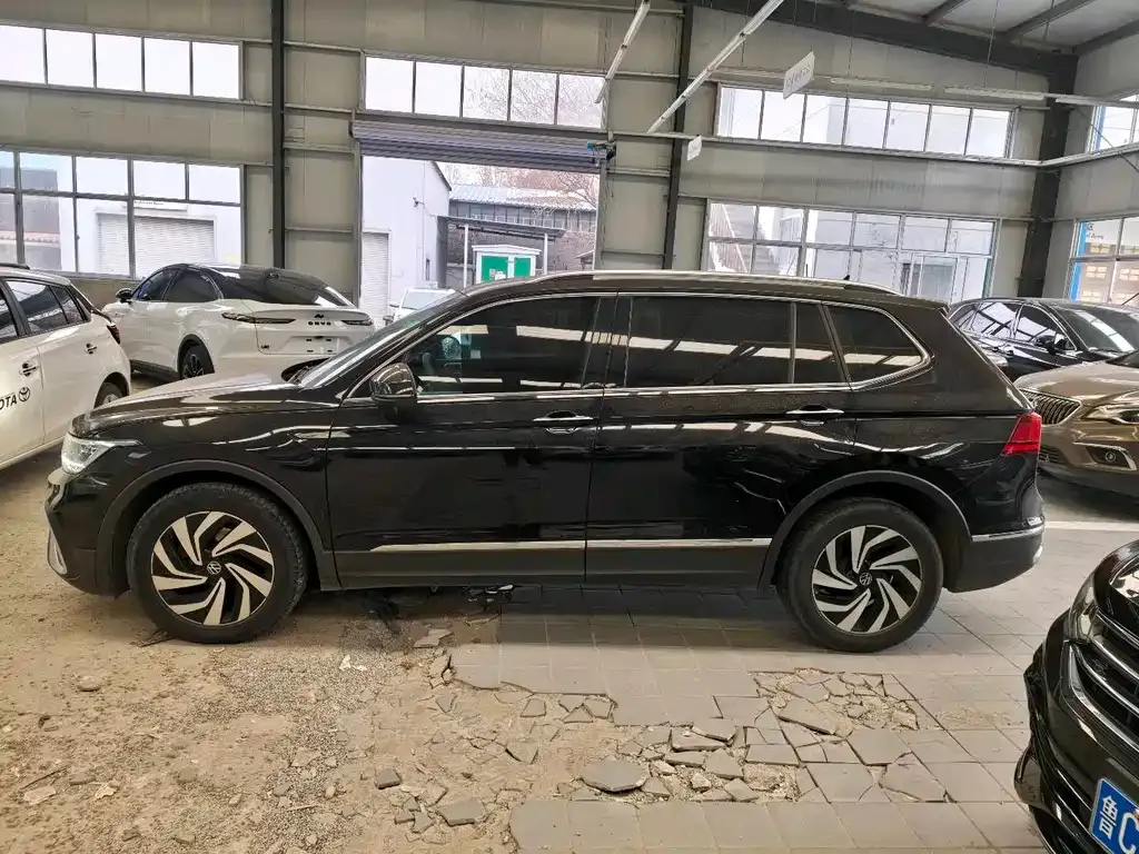 Volkswagen Tiguan L 2022 из CN, фото 7