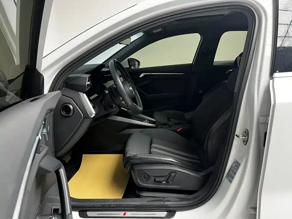 Audi A3 2023 из CN, фото 6