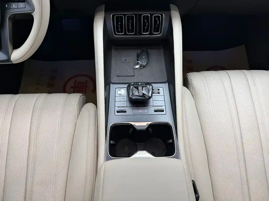 BYD L EV 2025 из CN, фото 10
