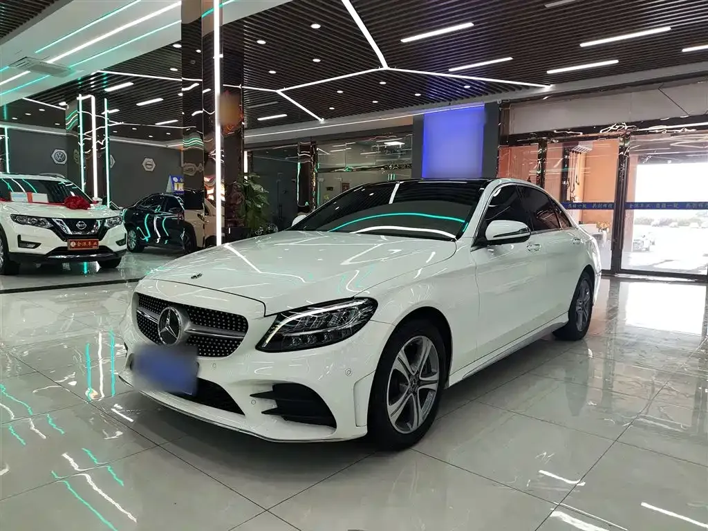 Mercedes-Benz C-Class — фото 1