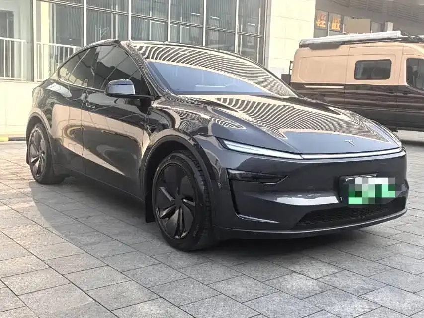 Tesla Model Y — фото 5