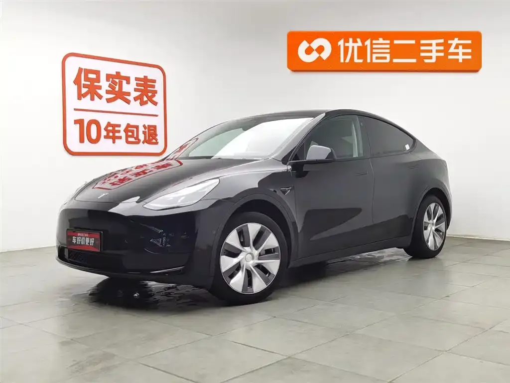 Tesla Model Y — фото 1