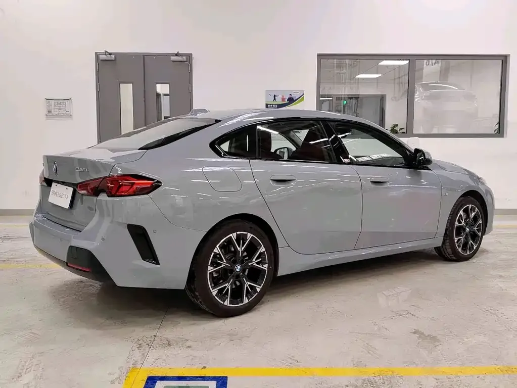 BMW 2 Series 2025 из CN, фото 9