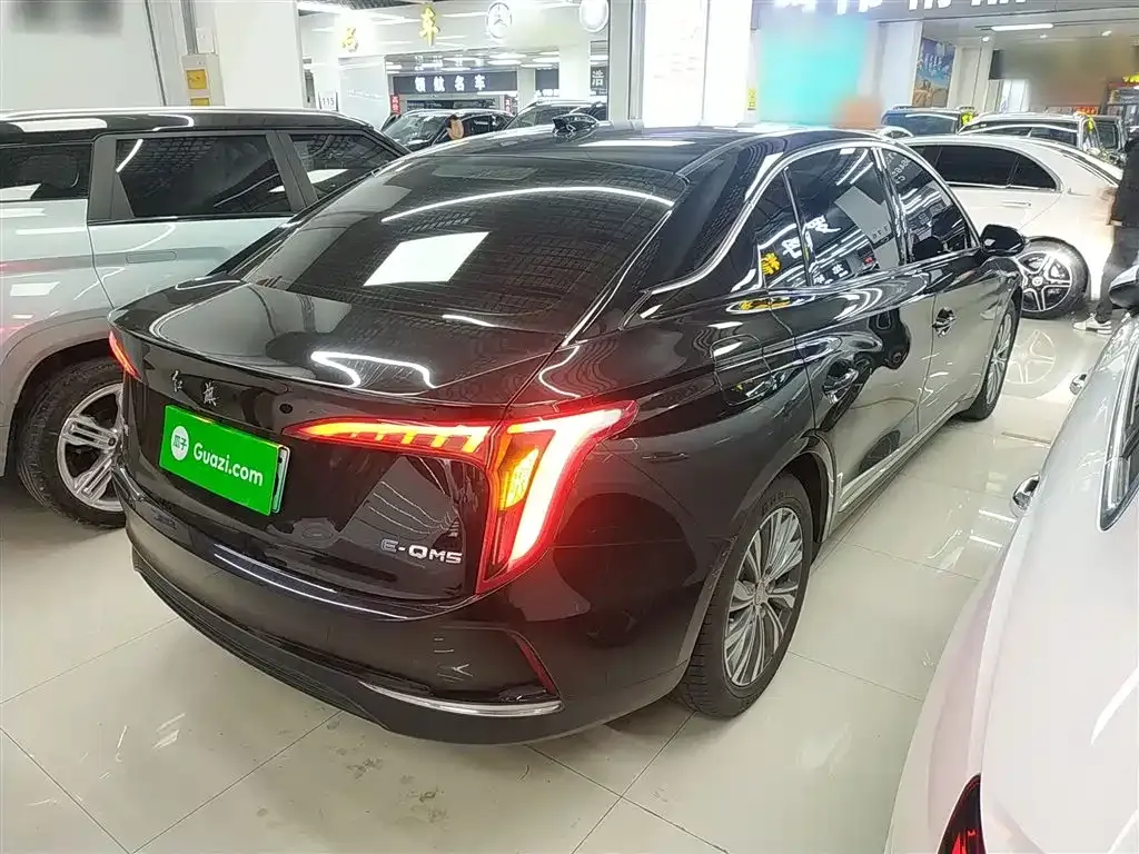 Hongqi E-QM5 — фото 6