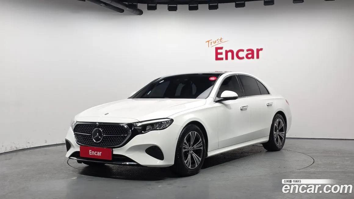 Mercedes-Benz E-Class — фото 1