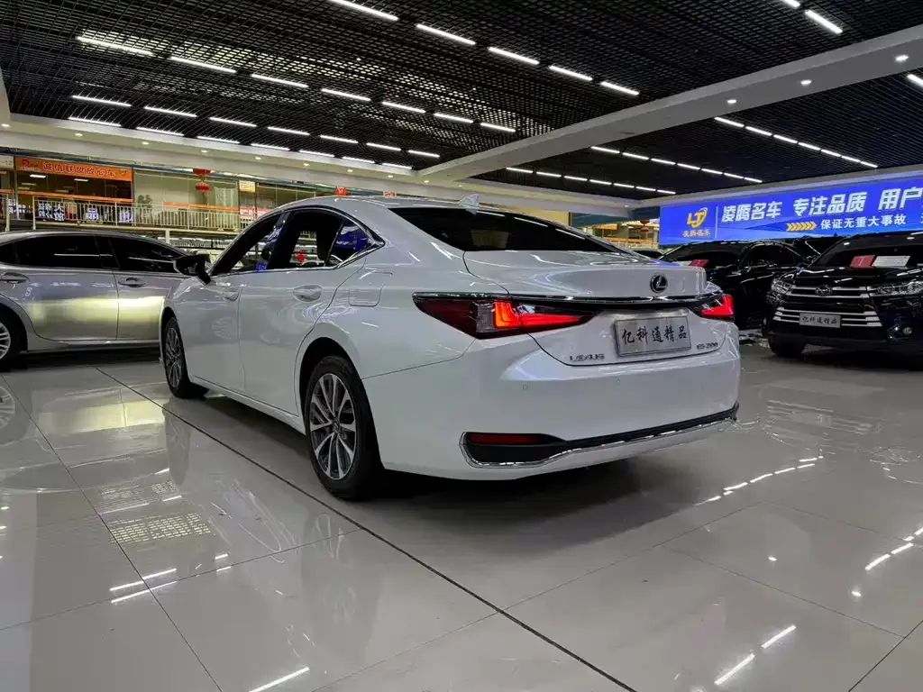 Lexus ES 2024 из CN, фото 3