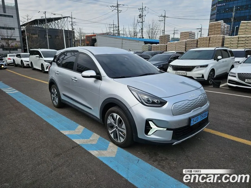 Kia Niro — фото 10