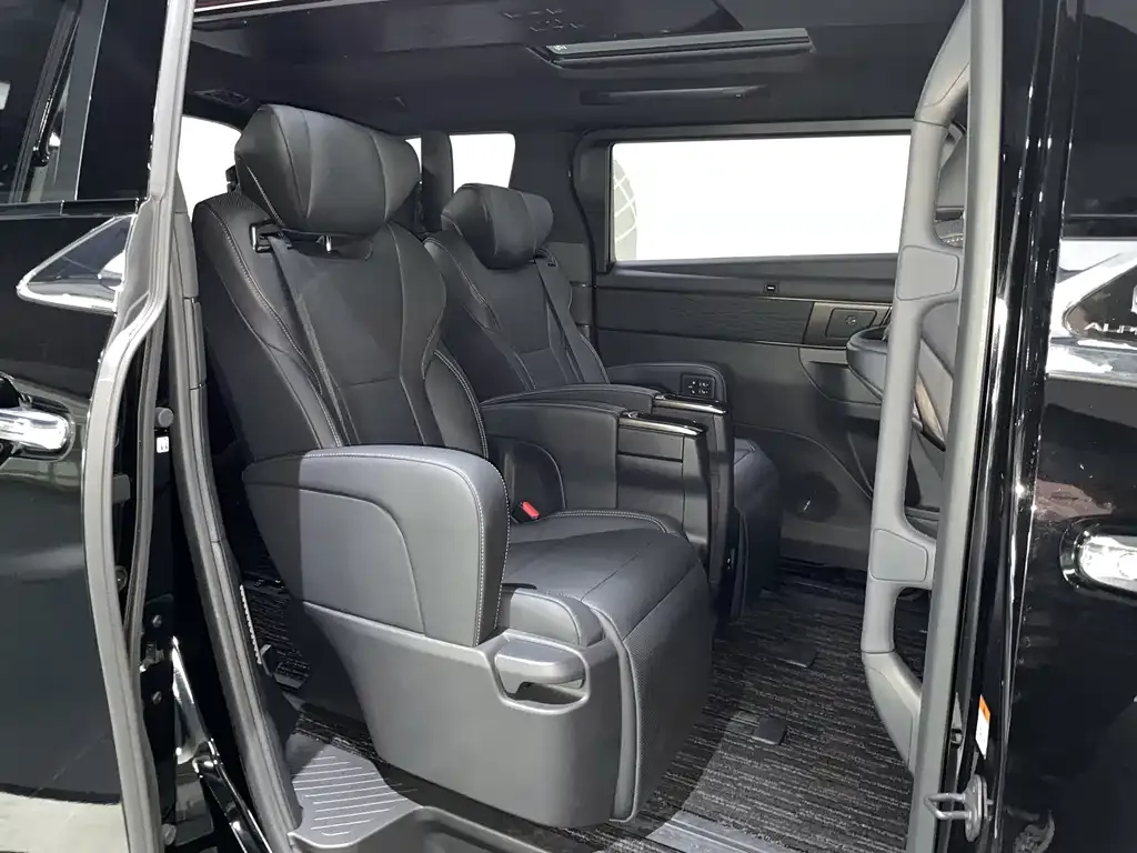 Toyota Alphard 2025 из CN, фото 2