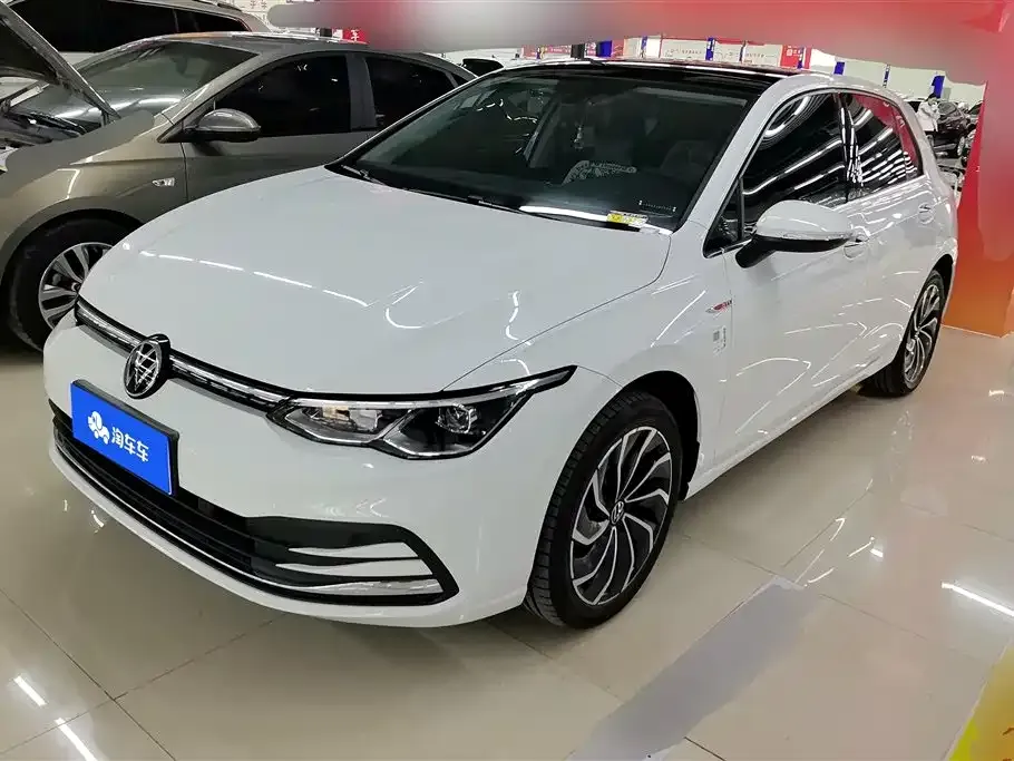 Volkswagen Golf 2024 из CN, фото 1
