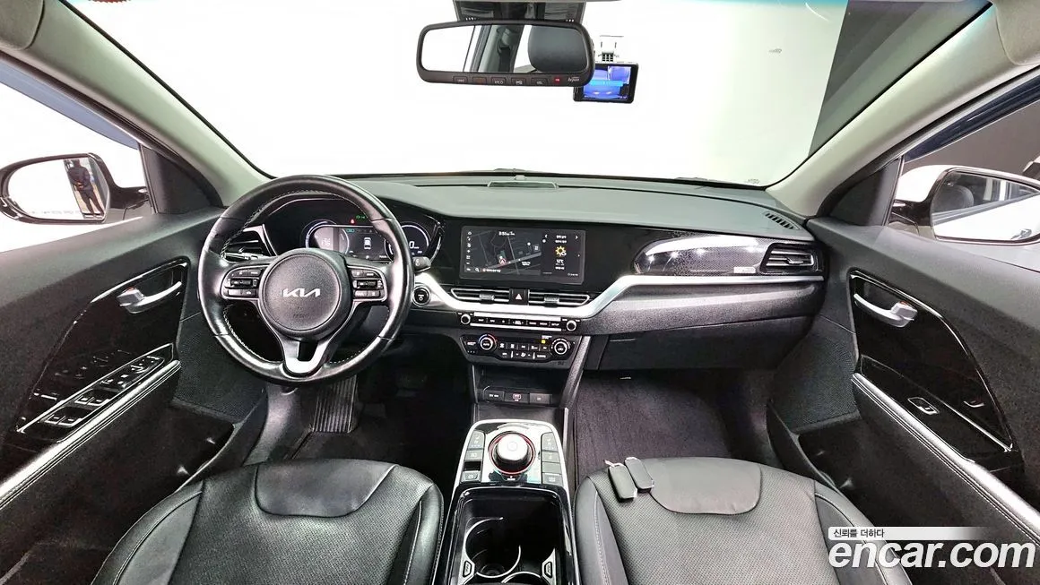 Kia Niro — фото 9