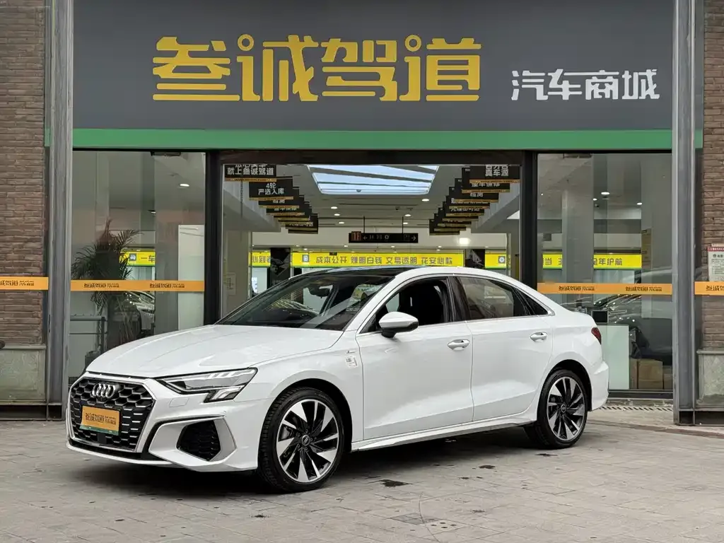 Audi A3 2024 из CN, фото 1