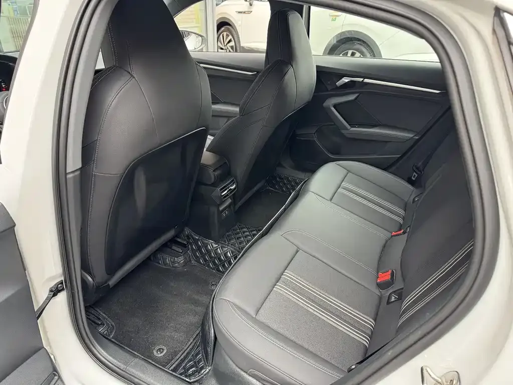 Audi A3 2024 из CN, фото 10