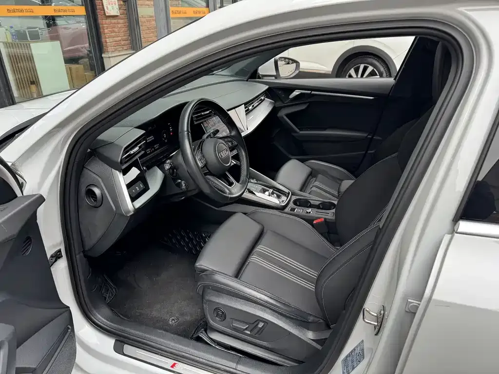 Audi A3 2024 из CN, фото 8