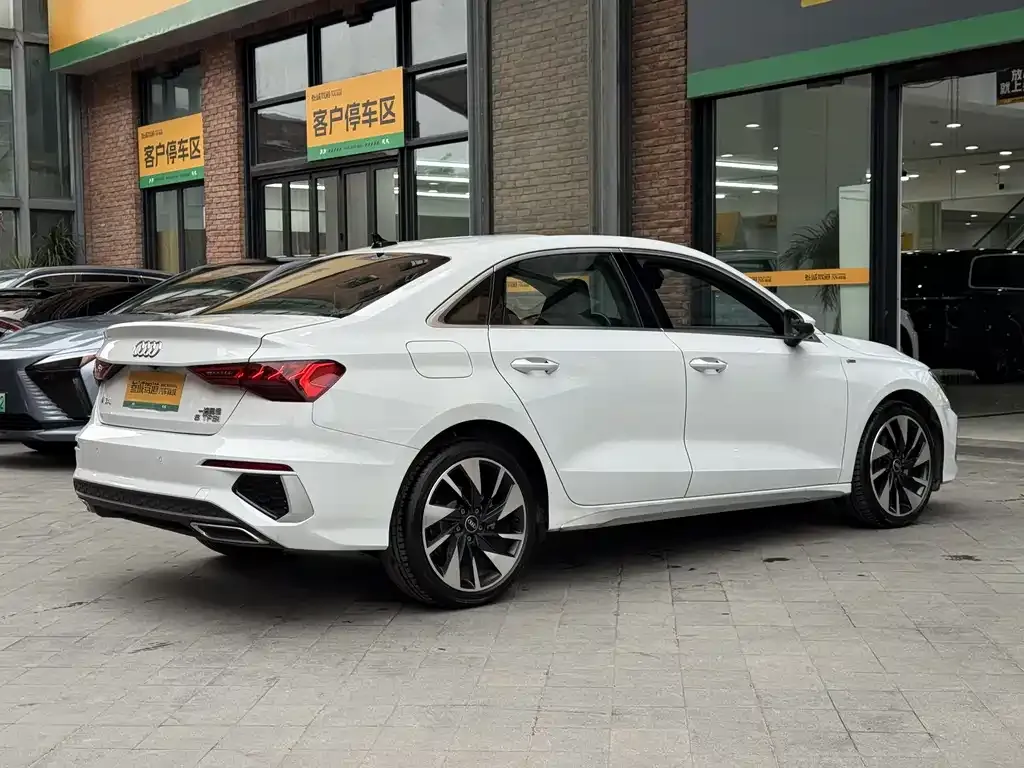 Audi A3 2024 из CN, фото 2