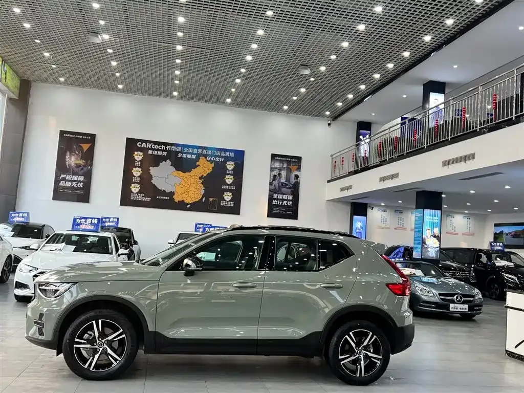 Volvo XC40 — фото 5