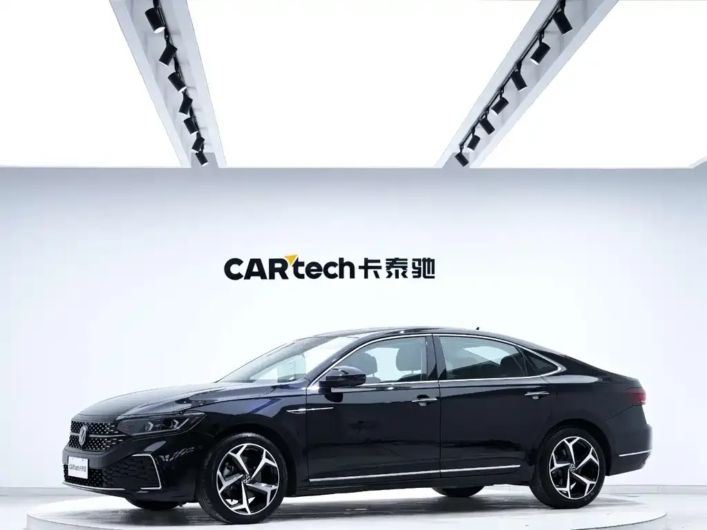 Volkswagen Passat 2023 из CN, фото 1