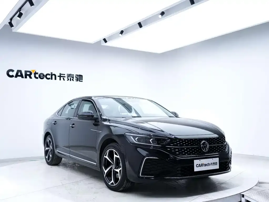 Volkswagen Passat 2023 из CN, фото 4