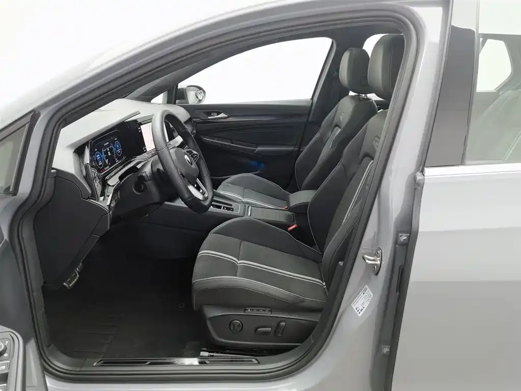 Volkswagen Golf 2022 из CN, фото 10