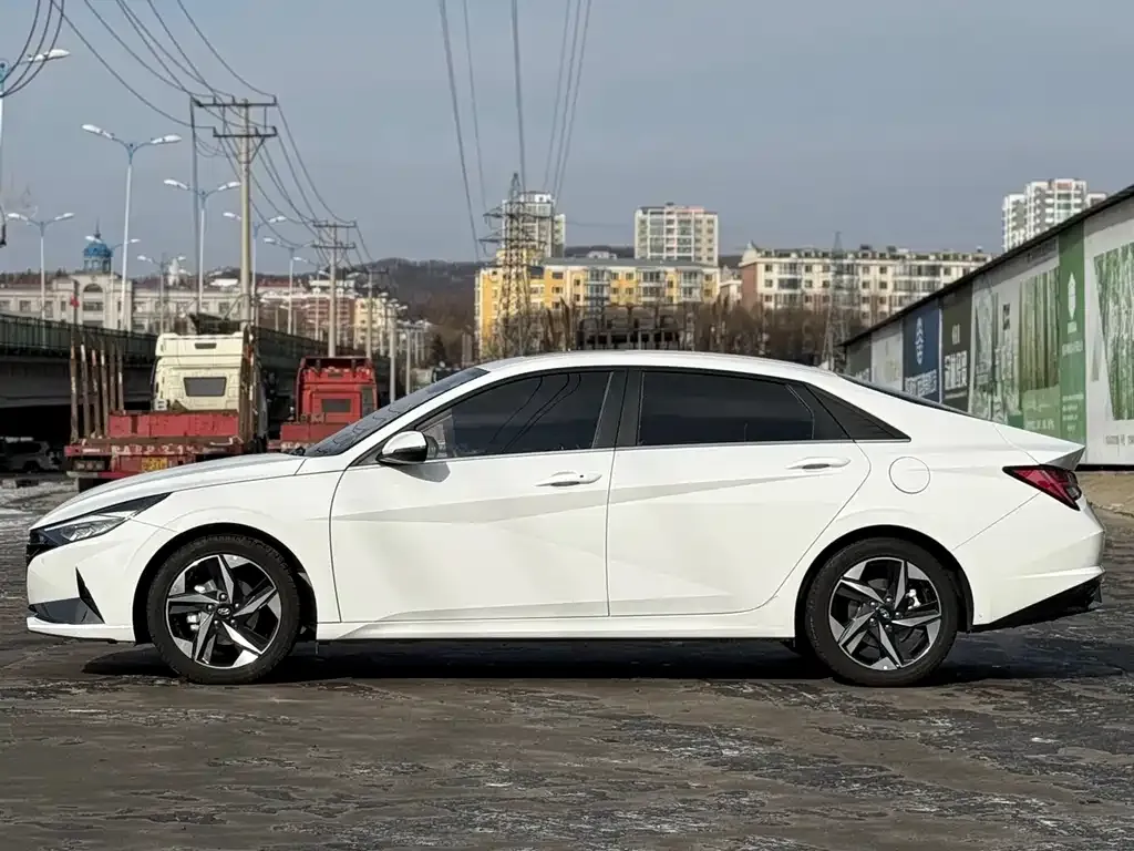 Hyundai Elantra 2022 из CN, фото 4