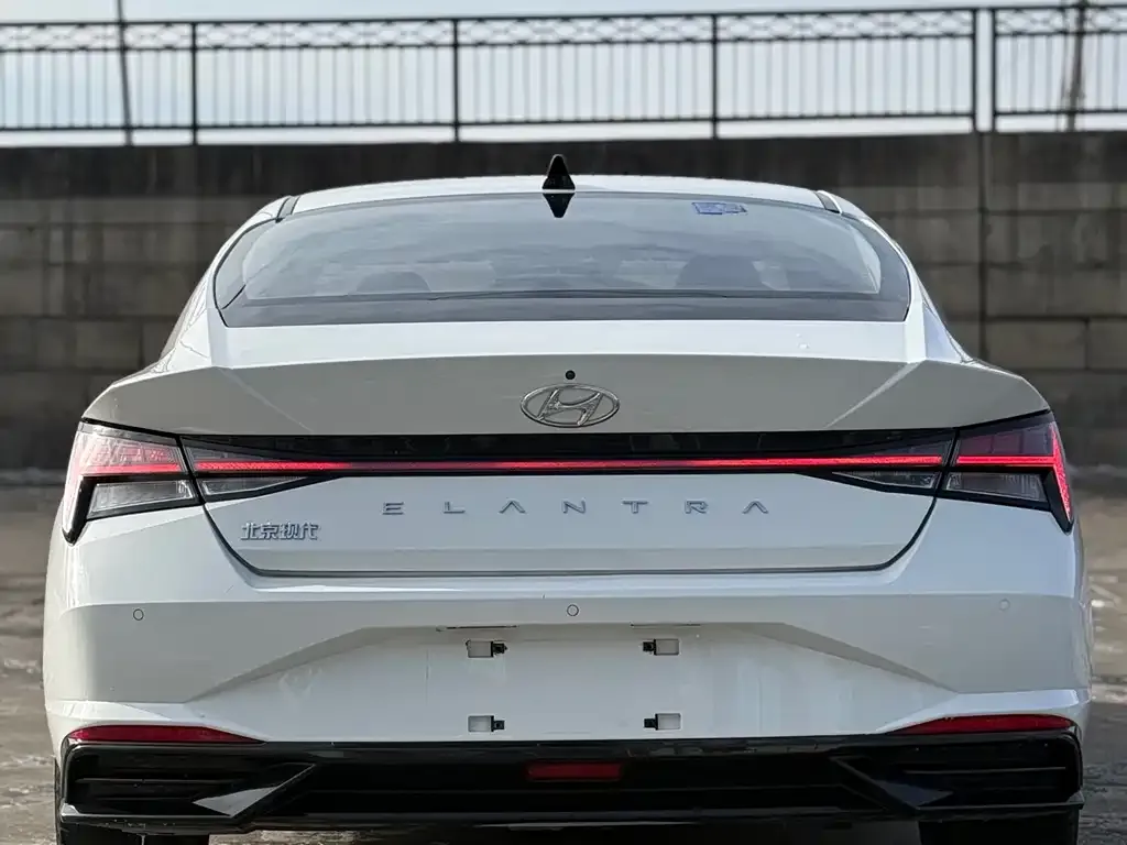 Hyundai Elantra 2022 из CN, фото 2