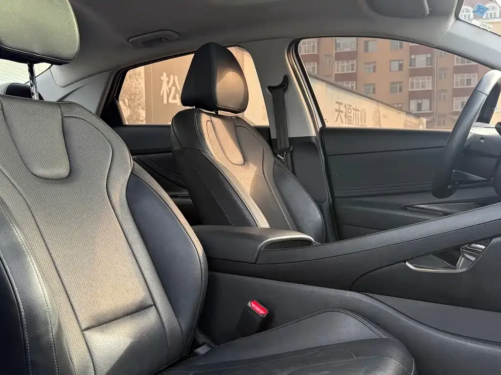 Hyundai Elantra 2022 из CN, фото 7