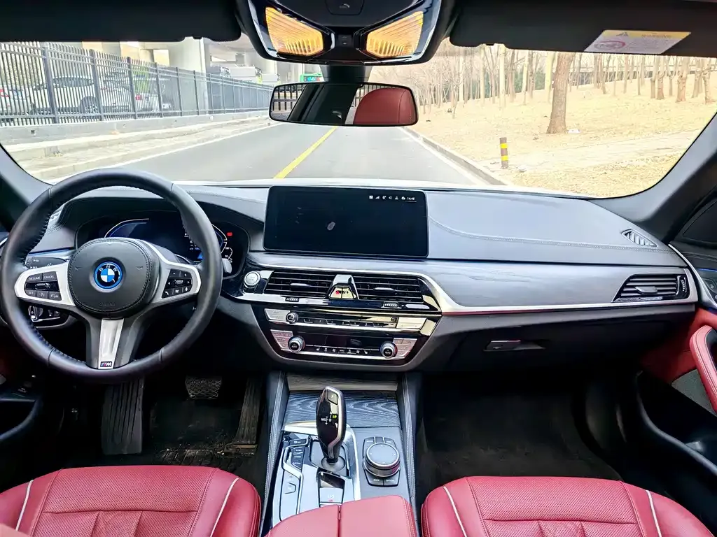 BMW 5 Series New Energy — фото 4