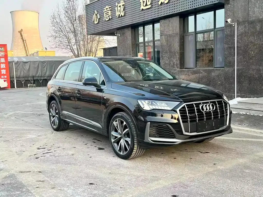 Audi Q7 2021 из CN, фото 5