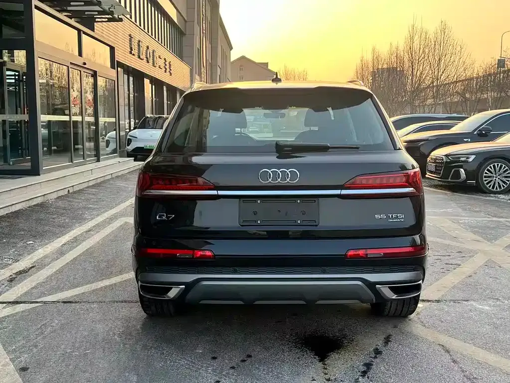 Audi Q7 2021 из CN, фото 4