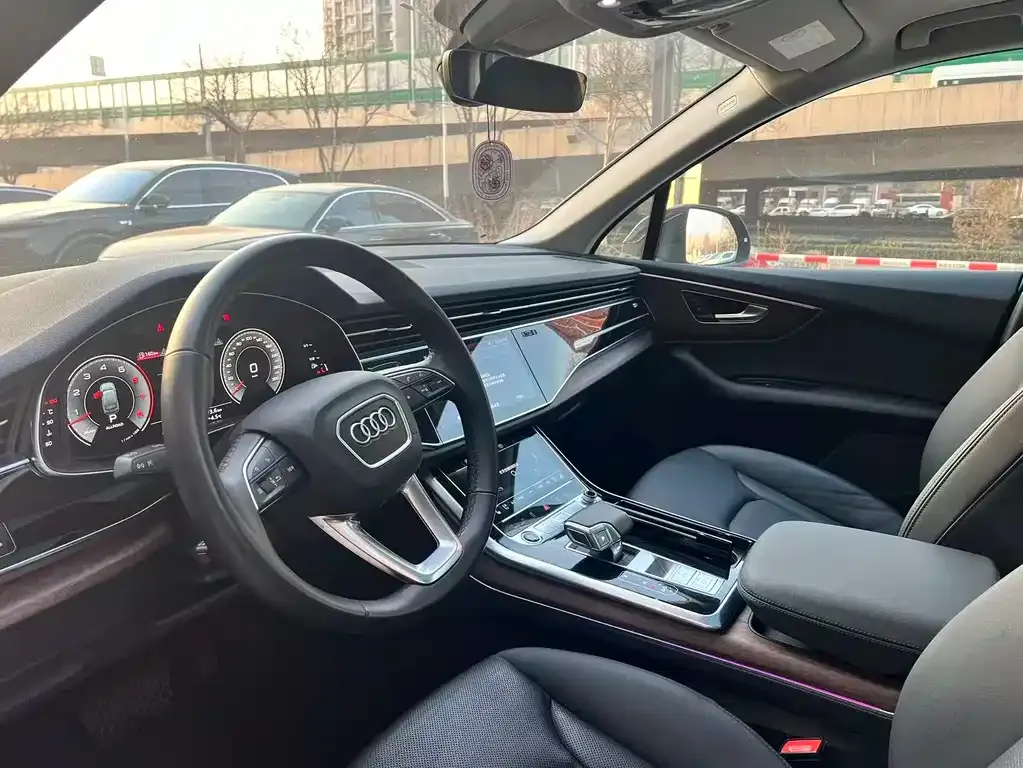 Audi Q7 2021 из CN, фото 7