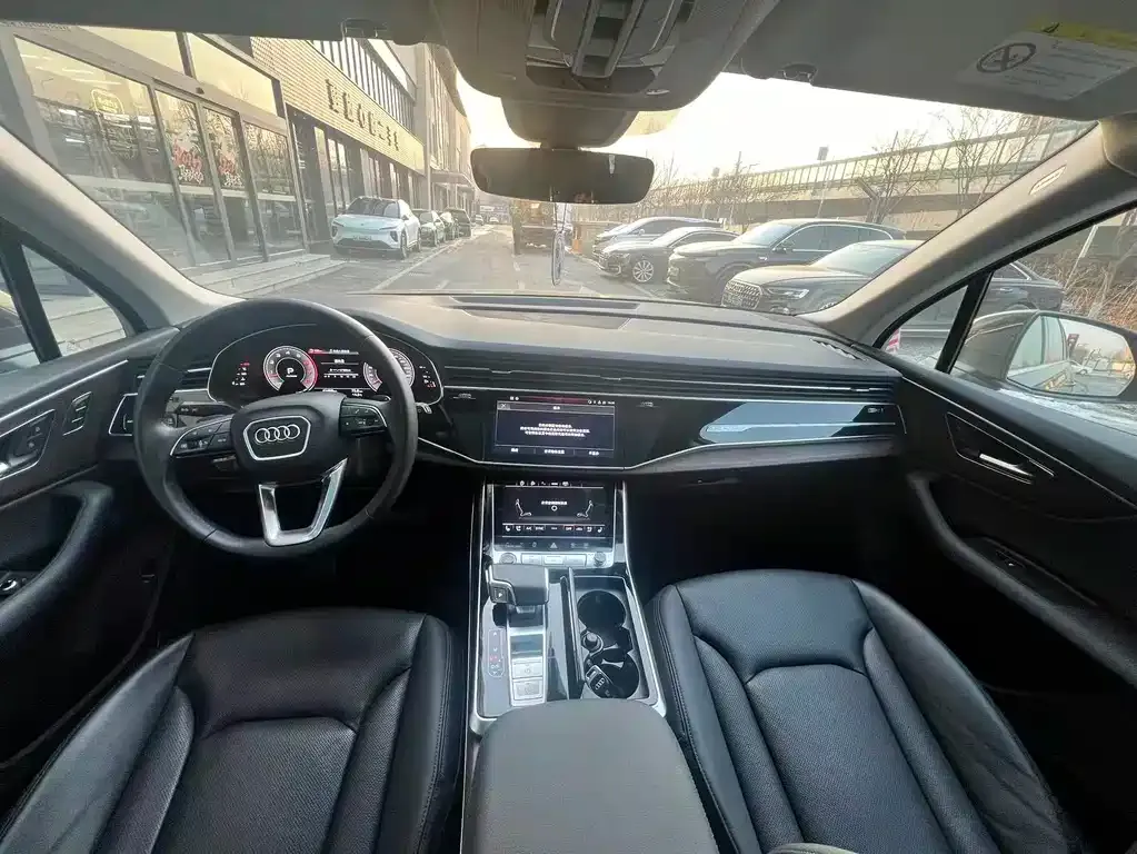 Audi Q7 2021 из CN, фото 2