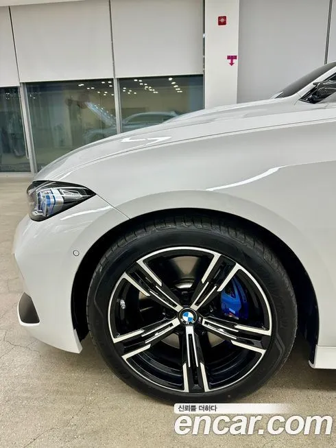 BMW 3-Series 2023 из KR, фото 8