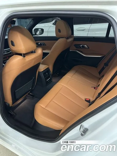BMW 3-Series 2023 из KR, фото 2