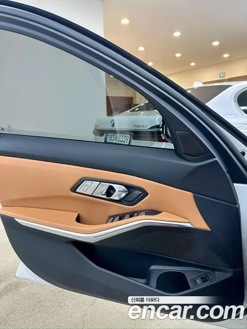 BMW 3-Series 2023 из KR, фото 1