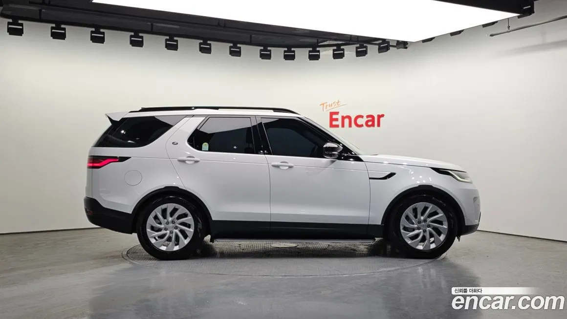 Land Rover Discovery 2025 из KR, фото 4