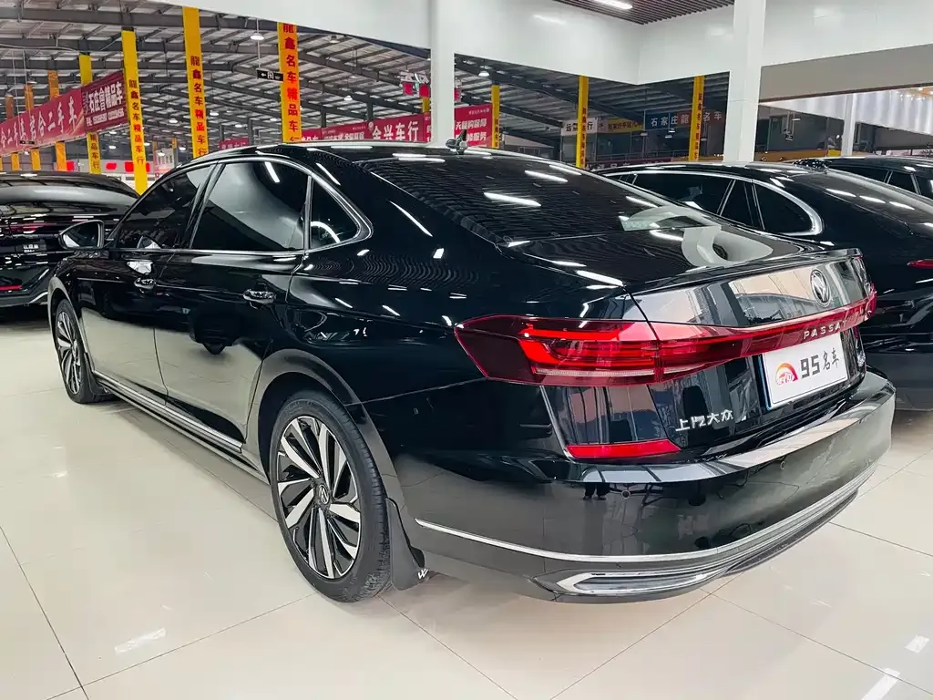 Volkswagen Passat — фото 7