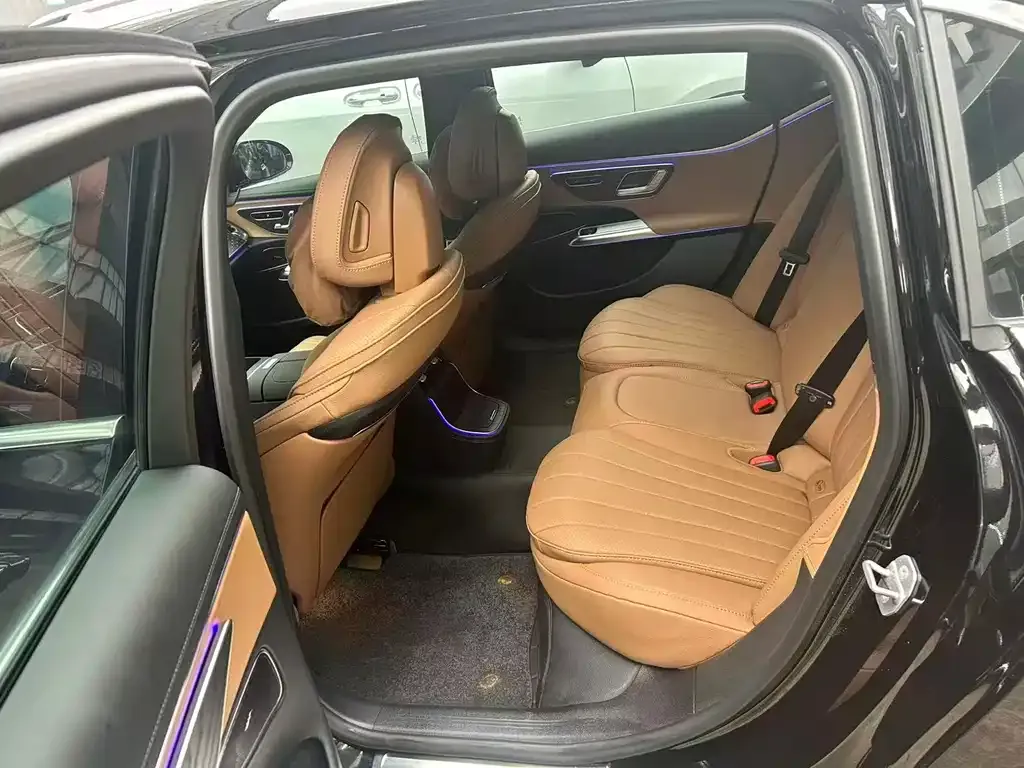 Mercedes-Benz E-Class 2025 из CN, фото 2